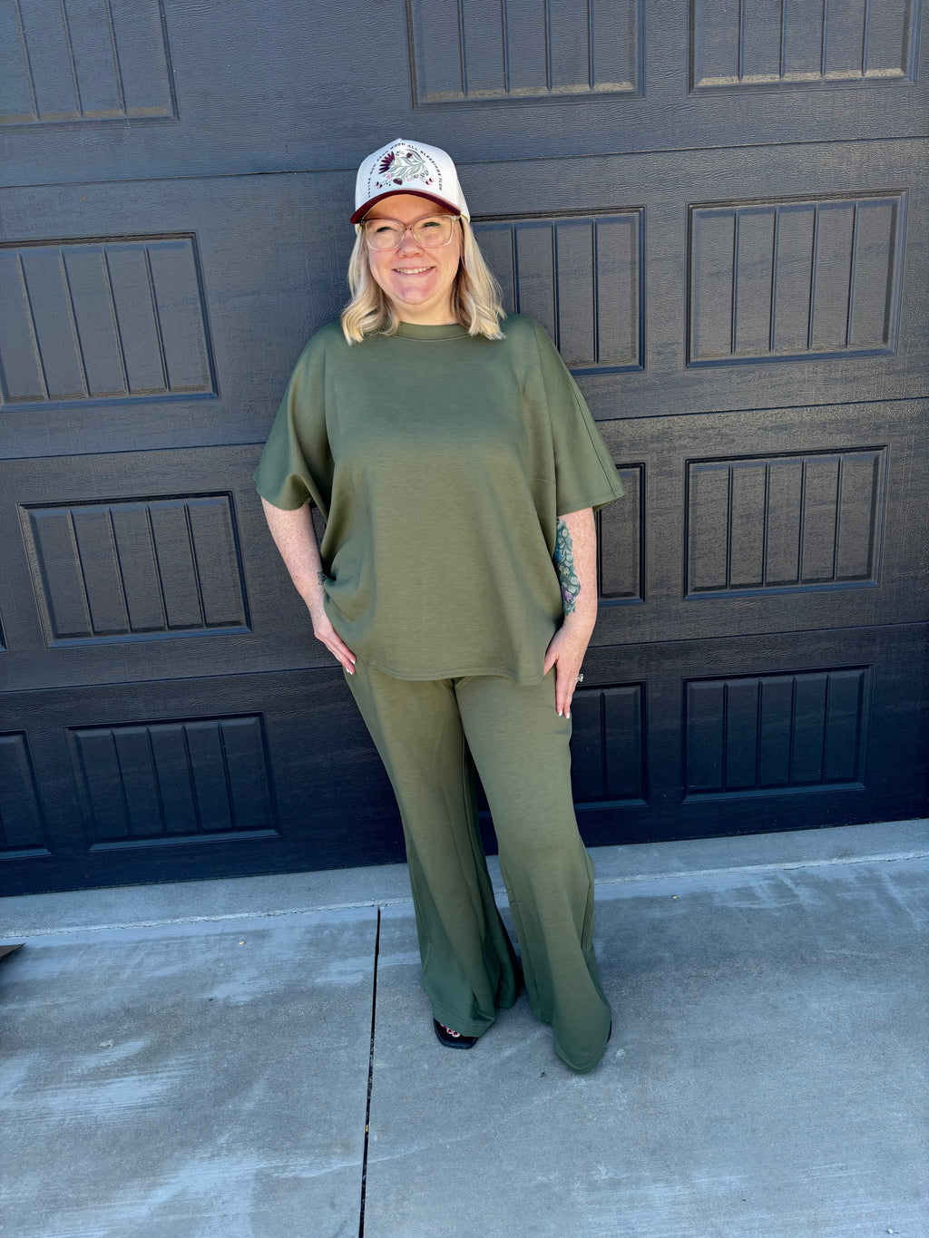 `Plus Scuba Curbed Hem Top & Pants Set  Zenana