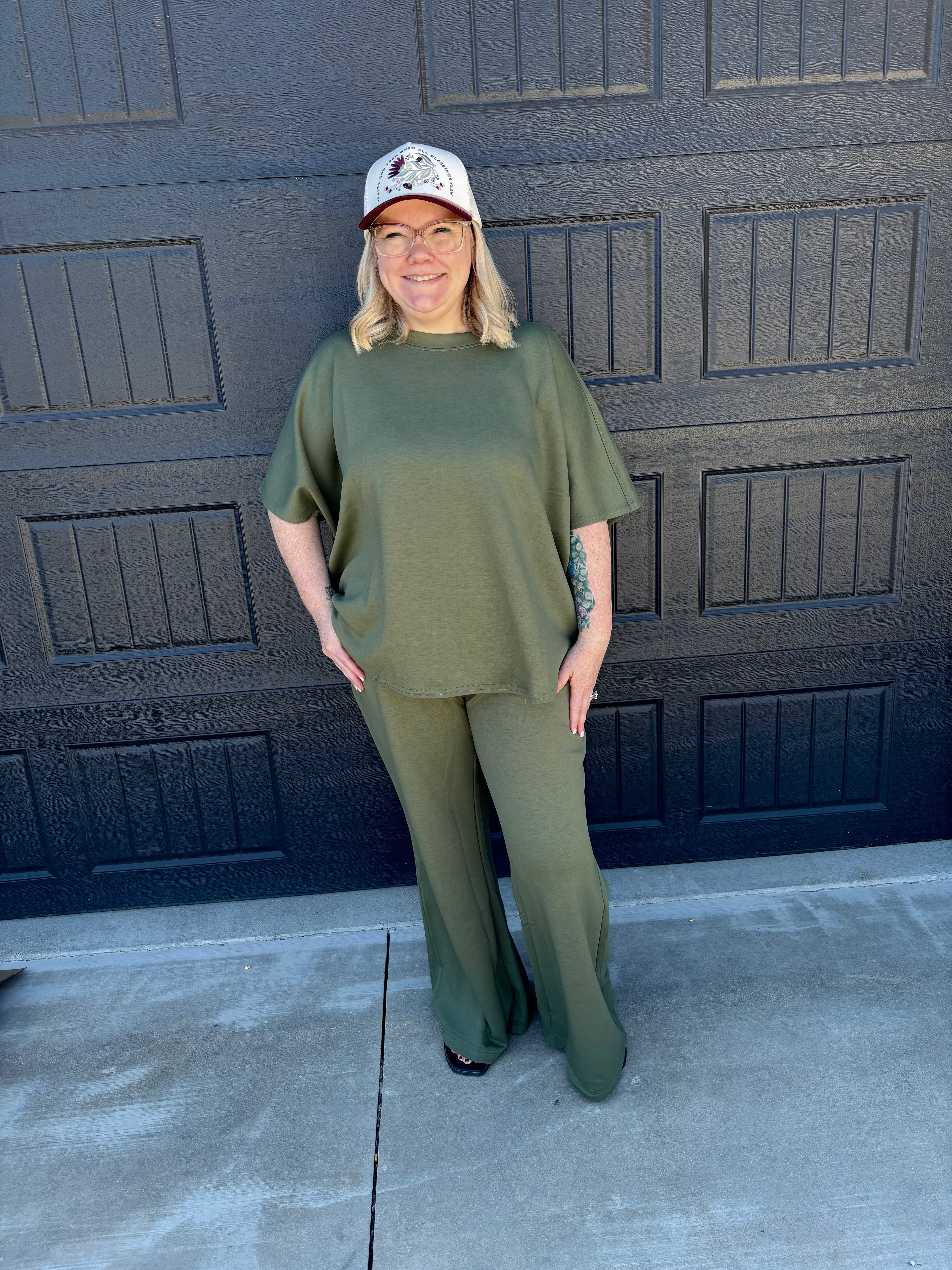 `Plus Scuba Curbed Hem Top & Pants Set  Zenana