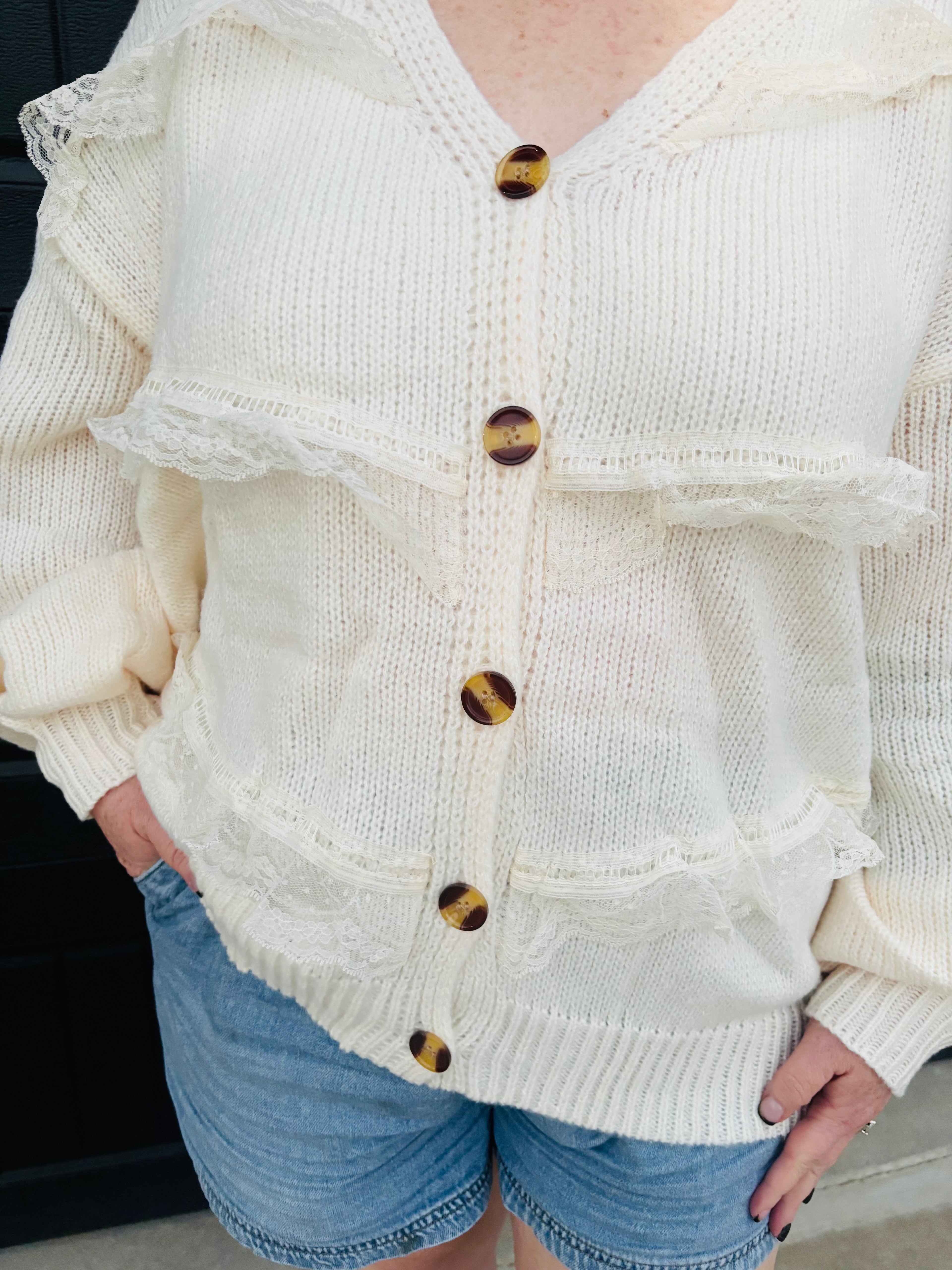 Lace Frilled Buttoned Sweater Cardigan