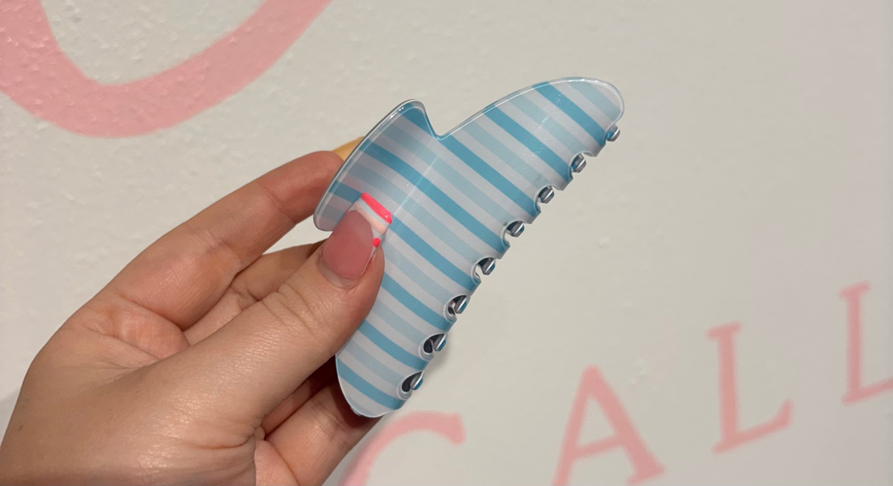 STRIPE OVAL HAIR CLAW CLIPS