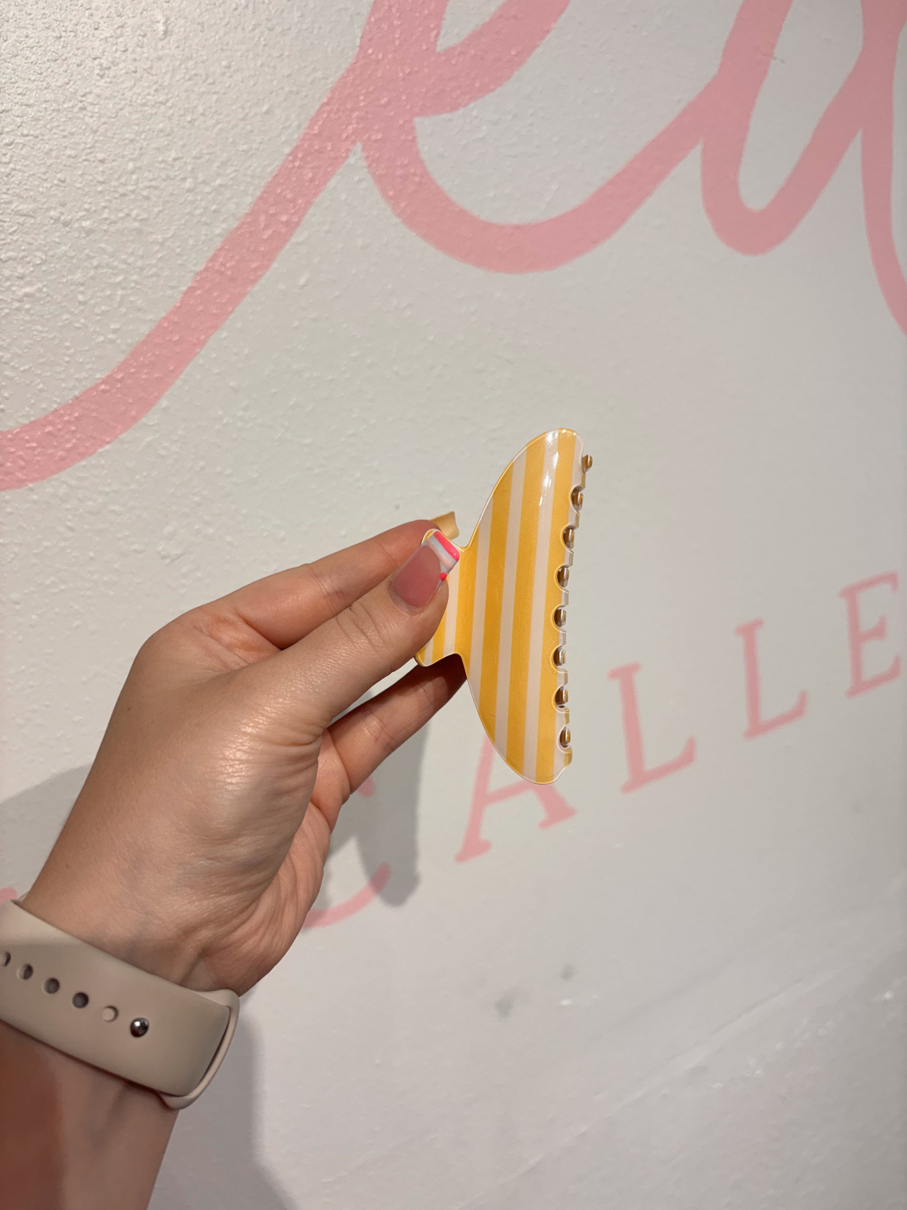 STRIPE OVAL HAIR CLAW CLIPS
