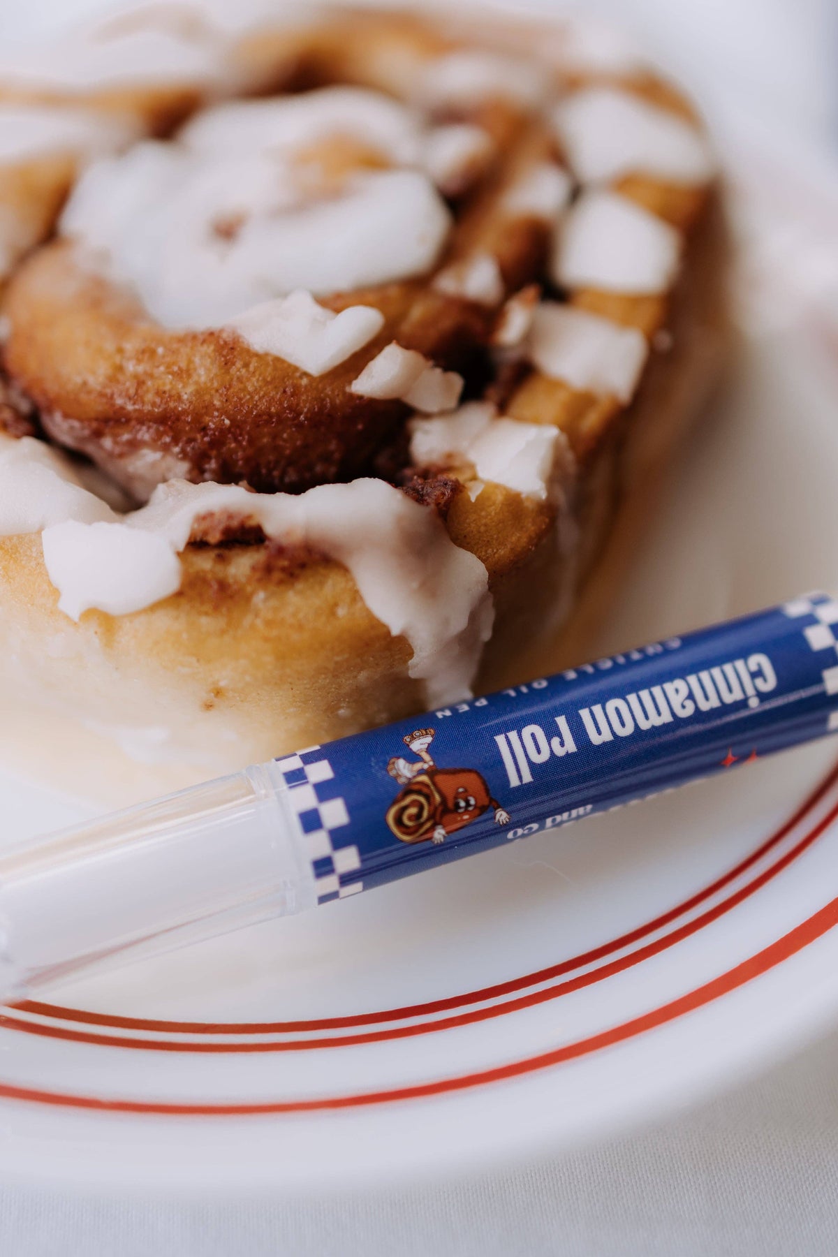 Cinnamon Roll Pen Cuticle Oil